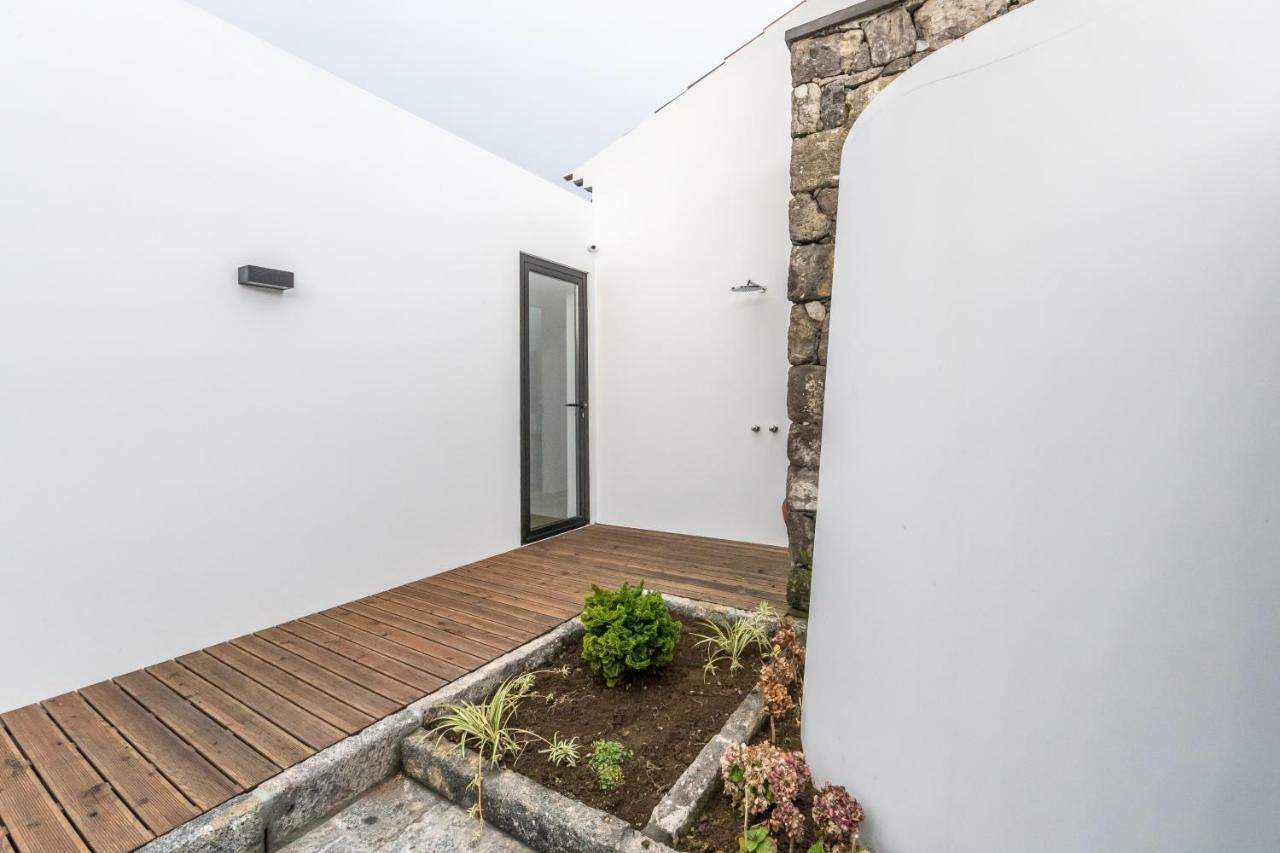 Azaleas Guest House Ribeira Cha Bagian luar foto