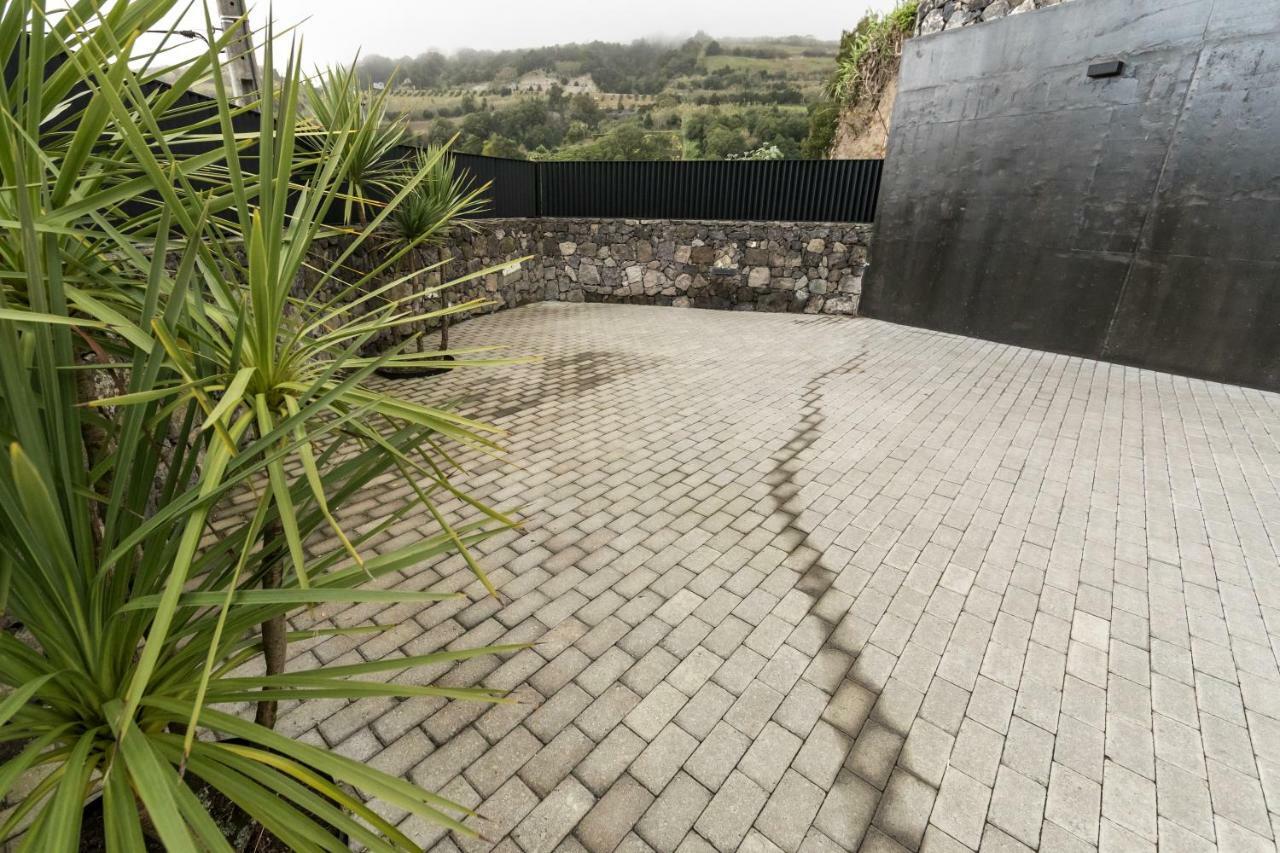 Azaleas Guest House Ribeira Cha Bagian luar foto
